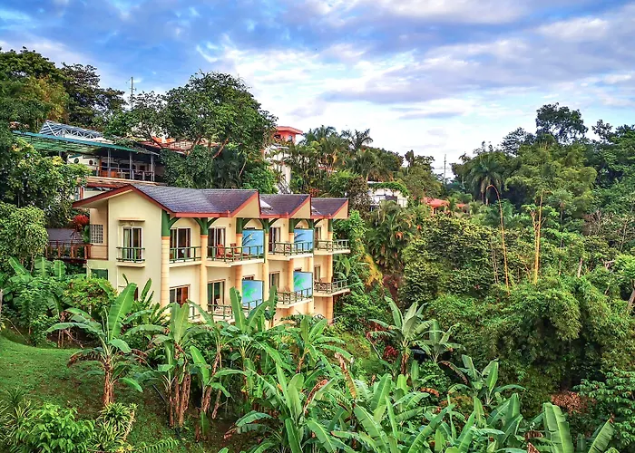 Si Como No Resort & Wildlife Refuge